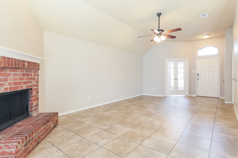 1,950/Mo, 133 Pinion Ln Rockwall, TX 75032 Living Room View 2