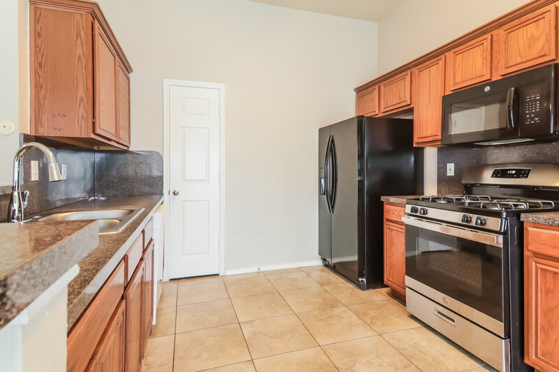 1,950/Mo, 133 Pinion Ln Rockwall, TX 75032 Kitchen View 2
