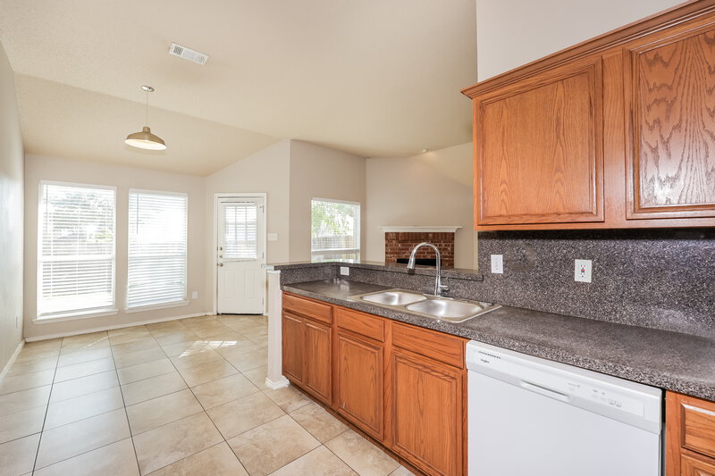 1,850/Mo, 133 Pinion Ln Rockwall, TX 75032 Kitchen View 4