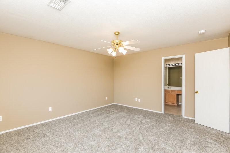 1,900/Mo, 10413 Fossil Hill Dr Fort Worth, TX 76131 Main Bedroom View 2