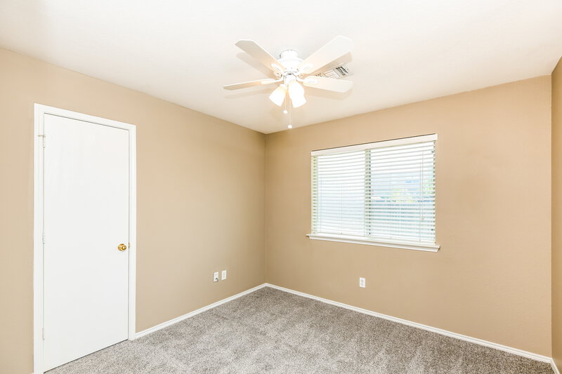 1,900/Mo, 10413 Fossil Hill Dr Fort Worth, TX 76131 Bedroom View 2