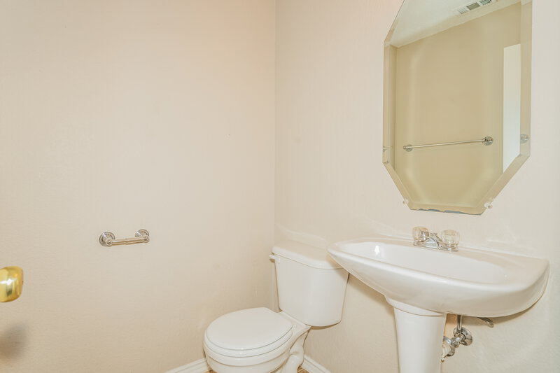 2,510/Mo, 5308 Yampa Trl Watauga, TX 76137 Powder Room View