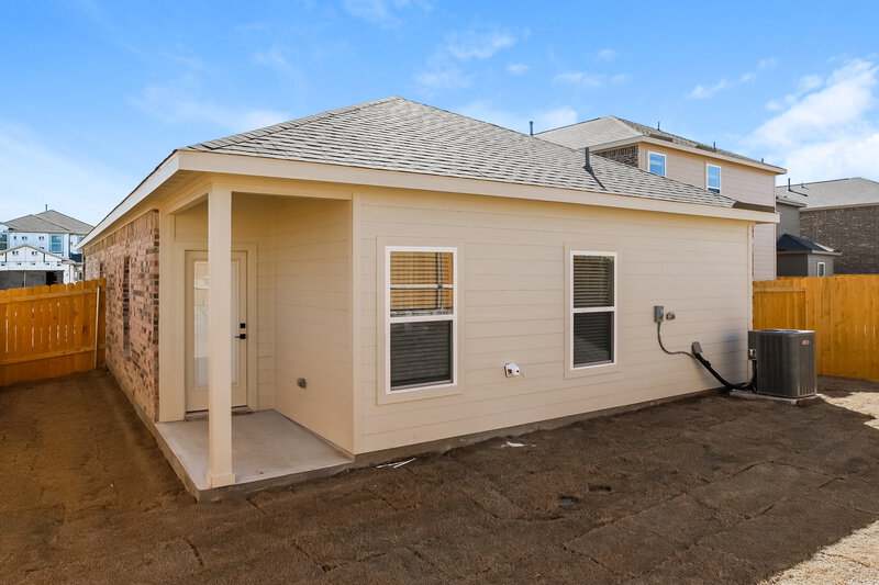 1,945/Mo, 1106 Princeton Hts Princeton, TX 75407 Rear View