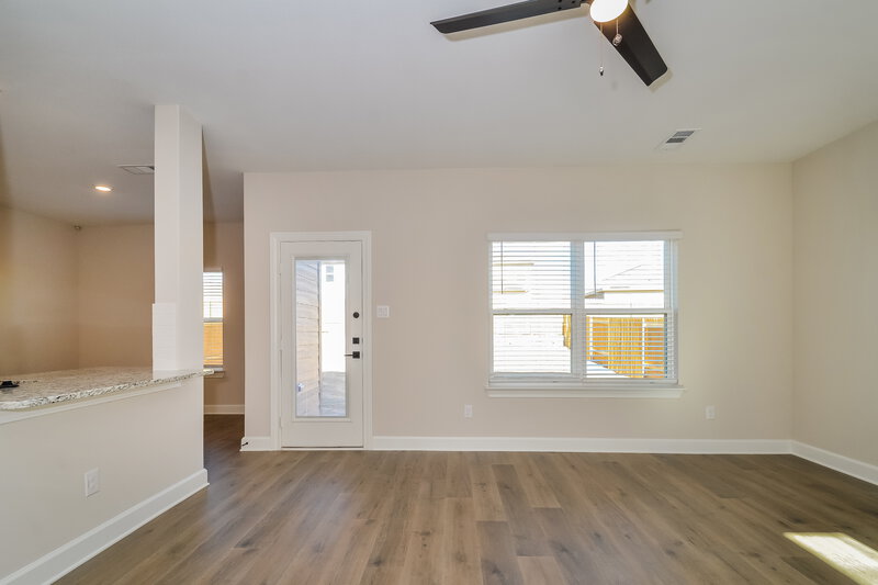 1,790/Mo, 1102 Princeton Hts Princeton, TX 75407 Living Room View