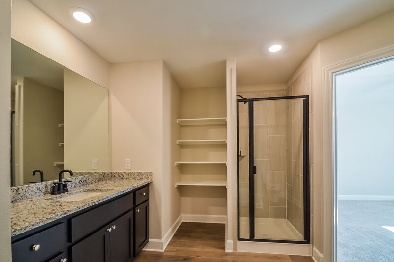 1,790/Mo, 1102 Princeton Hts Princeton, TX 75407 Main Bathroom View 2