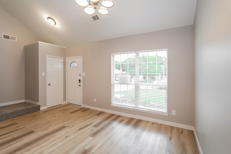 3,650/Mo, 2500 Briar Forest Dr Denton, TX 76210 Living Room View 3