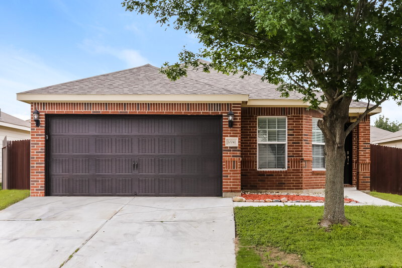 1,980/Mo, 10041 Silent Hollow Dr Fort Worth, TX 76140 External View