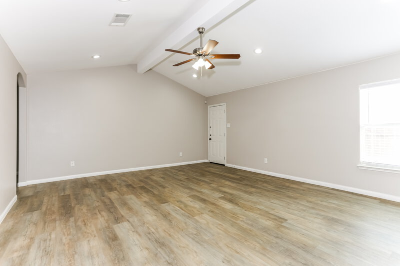 1,980/Mo, 10041 Silent Hollow Dr Fort Worth, TX 76140 Living Room View