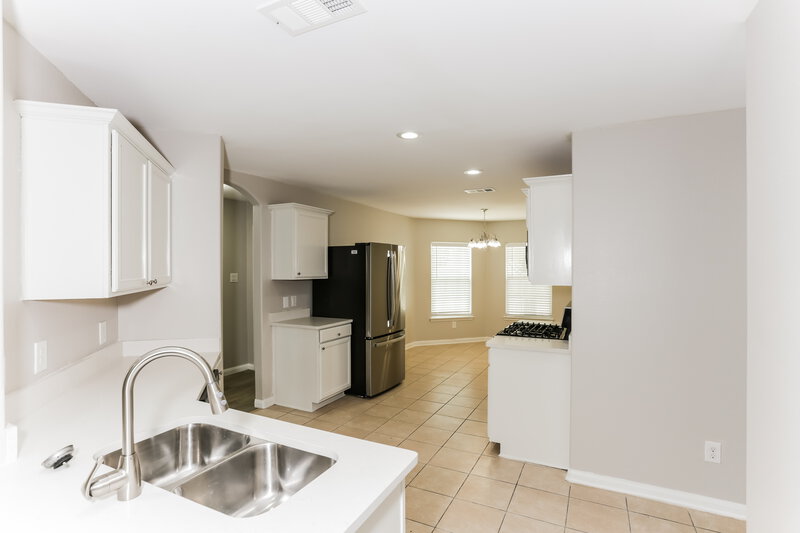 1,980/Mo, 10041 Silent Hollow Dr Fort Worth, TX 76140 Kitchen View 2