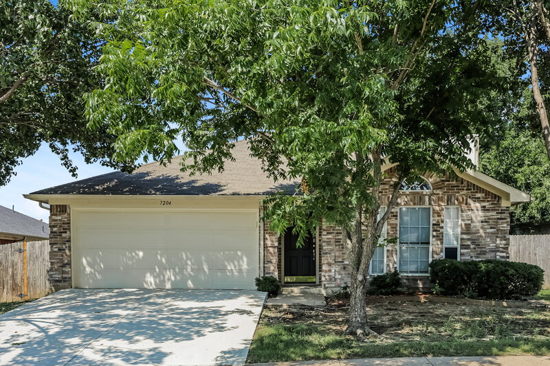 1,980/Mo, 7204 Fossil Garden Dr Arlington, TX 76002 External View