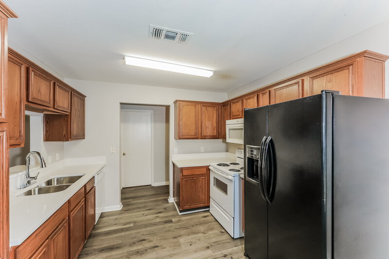 1,980/Mo, 7204 Fossil Garden Dr Arlington, TX 76002 Kitchen View