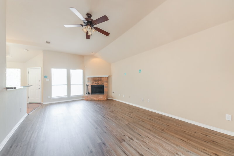 2,275/Mo, 181 Pinion Ln Rockwall, TX 75032 Living Room View