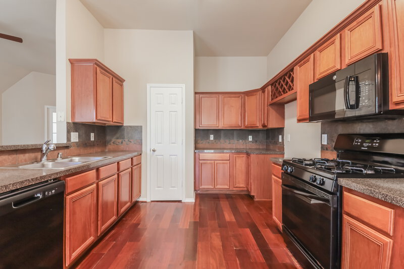 2,275/Mo, 181 Pinion Ln Rockwall, TX 75032 Kitchen View 2