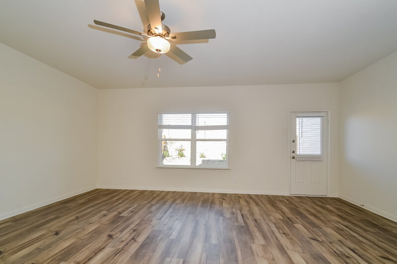 2,690/Mo, 218 Marsh Ln Princeton, TX 75407 Living Room View