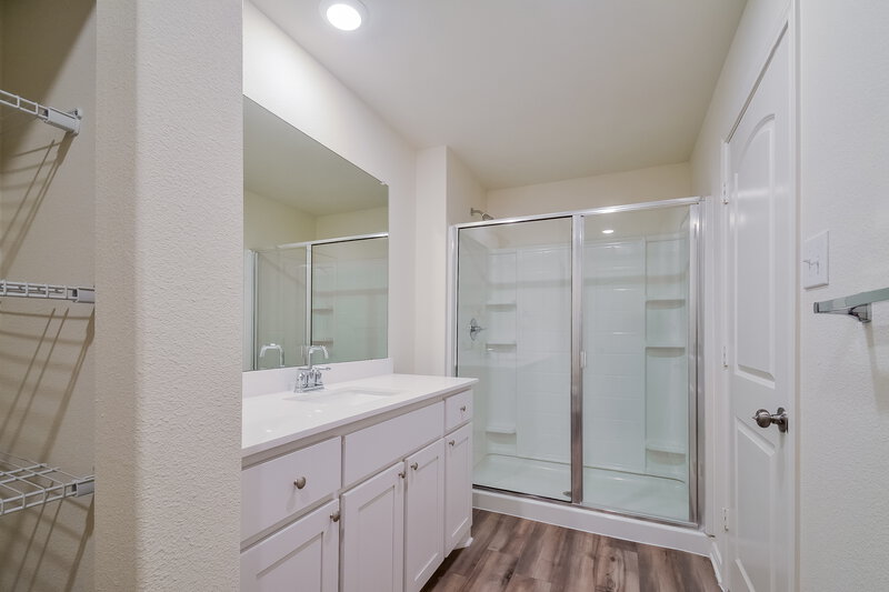 2,690/Mo, 218 Marsh Ln Princeton, TX 75407 Main Bathroom View