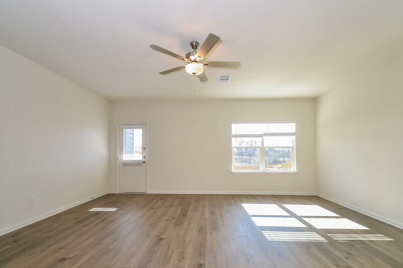 1,895/Mo, 211 Marsh Ln Princeton, TX 75407 Living Room View