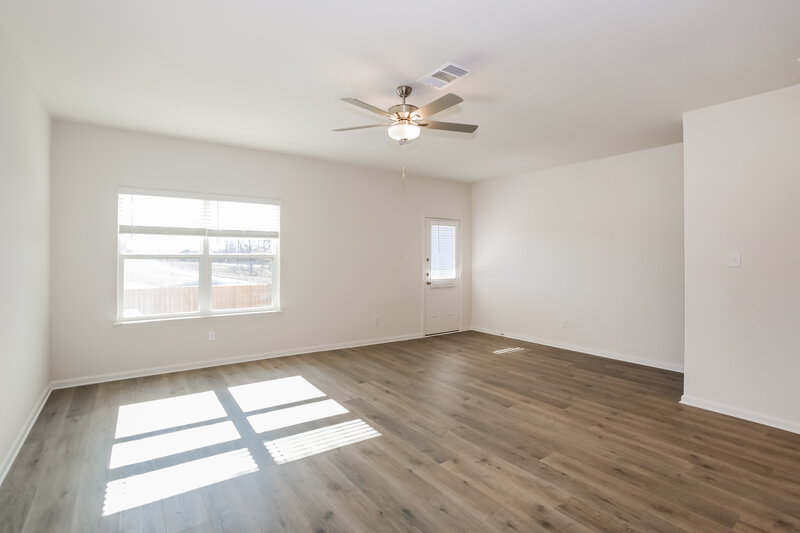 1,980/Mo, 213 Marsh Ln Princeton, TX 75407 Living Room View 2