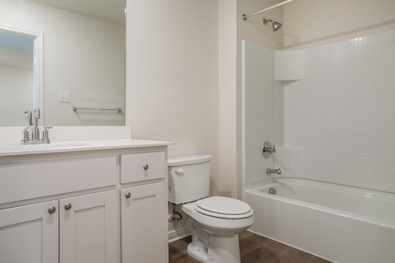 1,980/Mo, 213 Marsh Ln Princeton, TX 75407 Bathroom View
