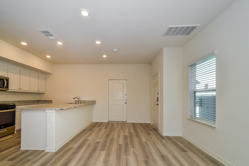 1,850/Mo, 210 Marsh Ln Princeton, TX 75407 Kitchen View 2