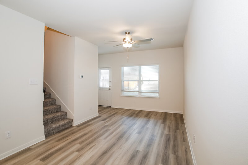 1,735/Mo, 212 Marsh Ln Princeton, TX 75407 Living Room View 2