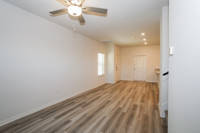 1,735/Mo, 212 Marsh Ln Princeton, TX 75407 Living Room View 3