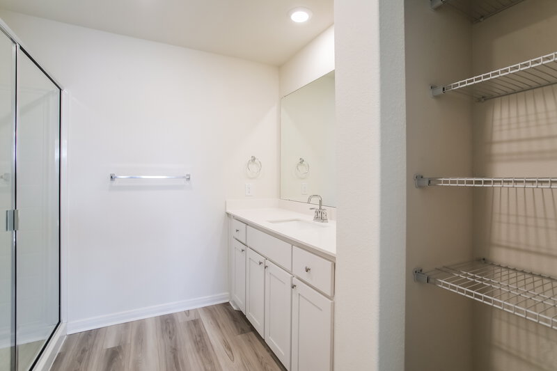 1,735/Mo, 212 Marsh Ln Princeton, TX 75407 Bathroom View
