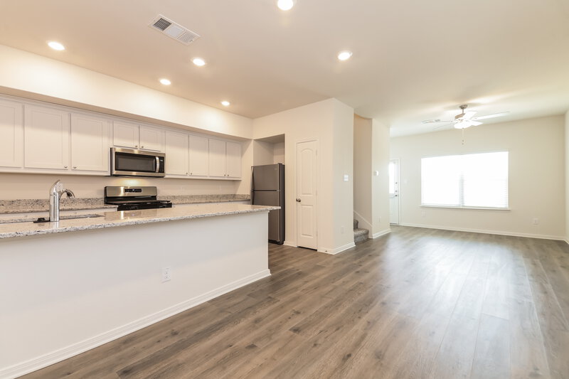 1,735/Mo, 215 Marsh Ln Princeton, TX 75407 Living Room View