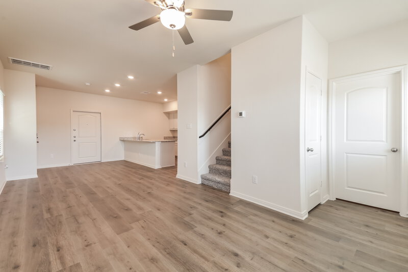 1,735/Mo, 215 Marsh Ln Princeton, TX 75407 Living Room View 3