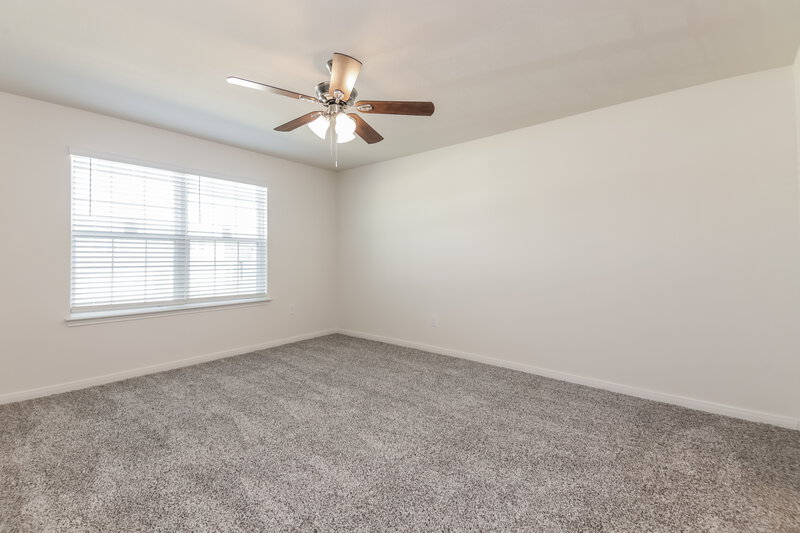 1,735/Mo, 215 Marsh Ln Princeton, TX 75407 Main Bedroom View