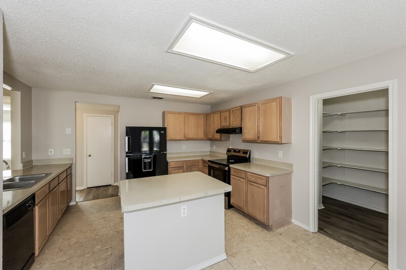 2,570/Mo, 2101 Delaford Dr Arlington, TX 76002 Kitchen View 2