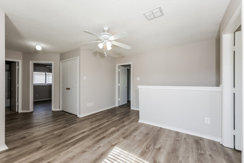 2,570/Mo, 2101 Delaford Dr Arlington, TX 76002 Loft View