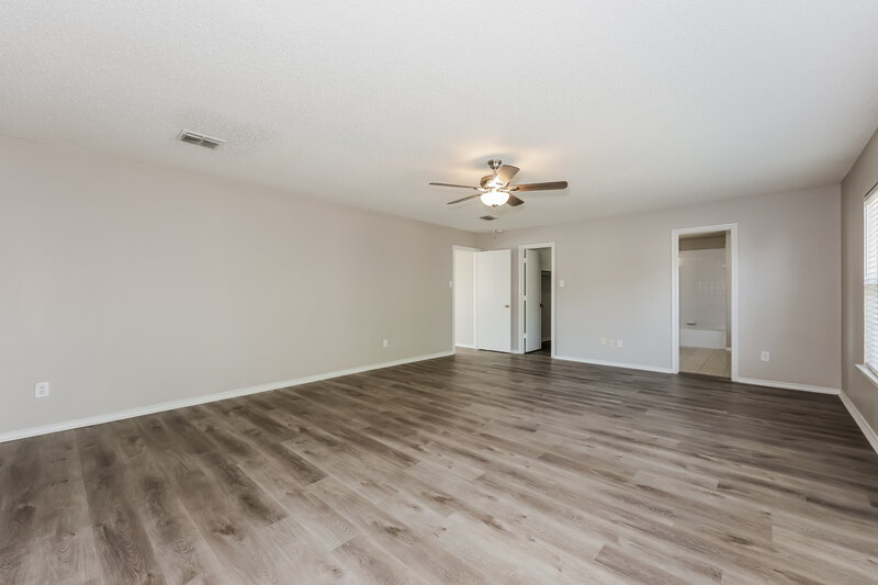 2,570/Mo, 2101 Delaford Dr Arlington, TX 76002 Main Bedroom View 2