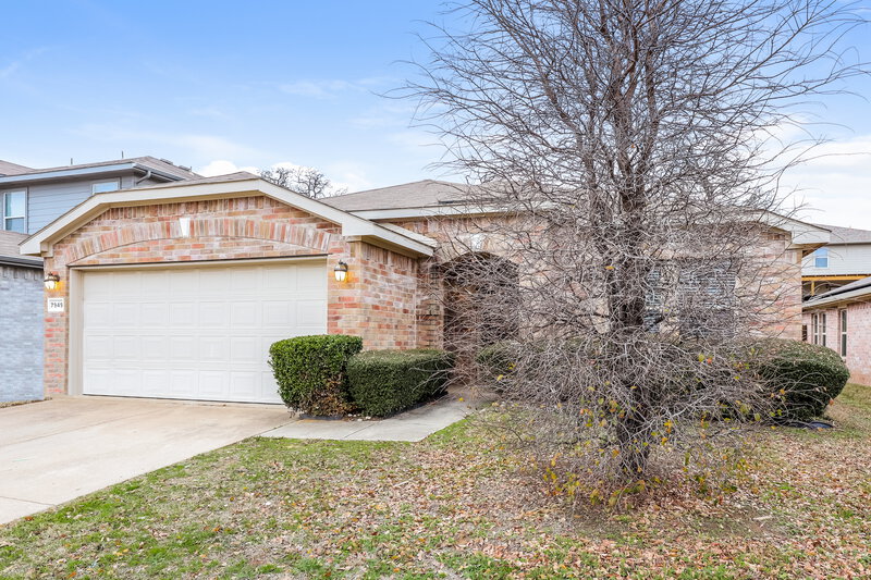 2,125/Mo, 7949 Meadow View Trl Fort Worth, TX 76120 Front View