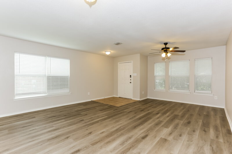 2,500/Mo, 629 Gibson St Cedar Hill, TX 75104 Living Room View