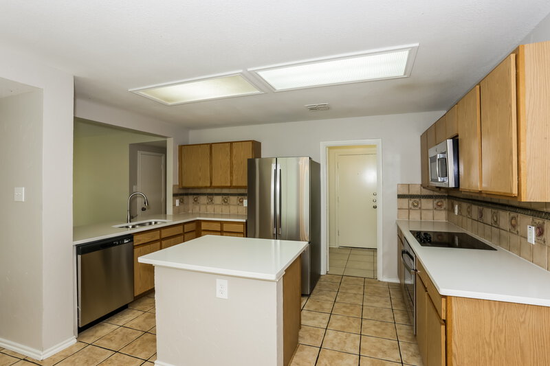 2,500/Mo, 629 Gibson St Cedar Hill, TX 75104 Kitchen View