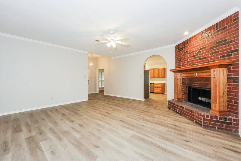 2,445/Mo, 7605 Colfax Dr Rowlett, TX 75089 Living Room View 2