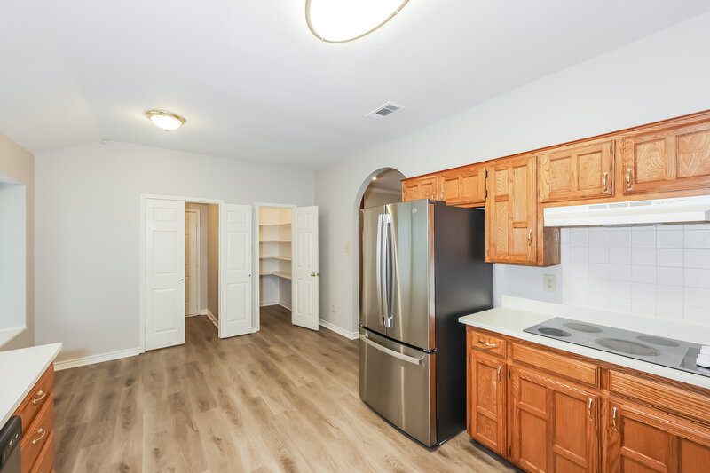 2,445/Mo, 7605 Colfax Dr Rowlett, TX 75089 Kitchen View 2