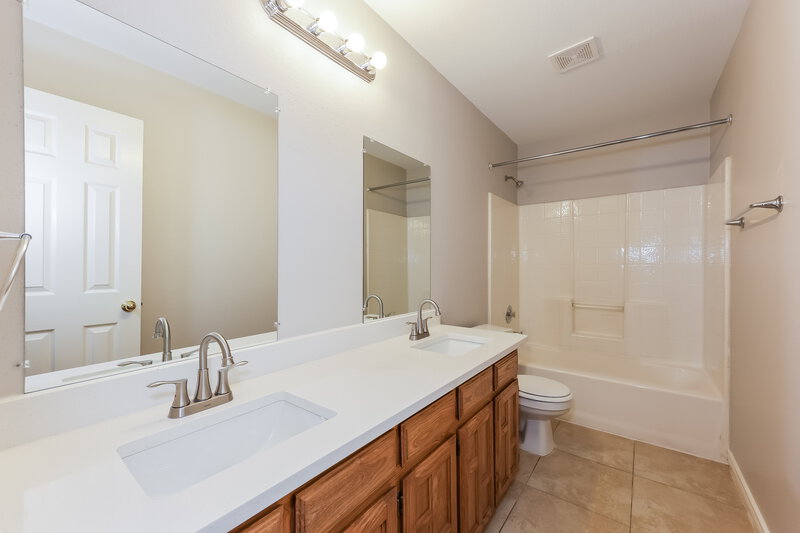 2,445/Mo, 7605 Colfax Dr Rowlett, TX 75089 Bathroom View