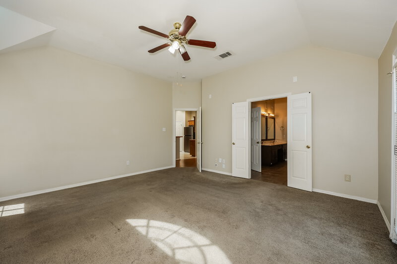 1,810/Mo, 831 Quail Run Ln Lancaster, TX 75146 Main Bedroom View 2