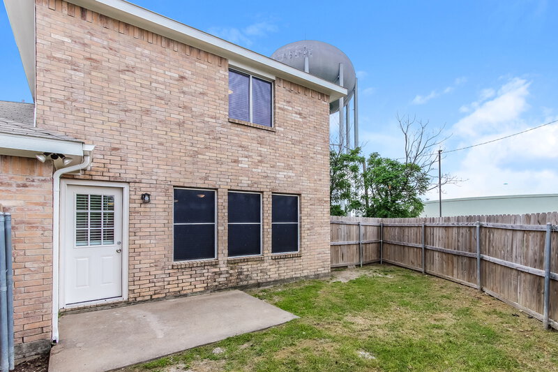 2,455/Mo, 2966 Marquis Ln Lancaster, TX 75134 Rear View