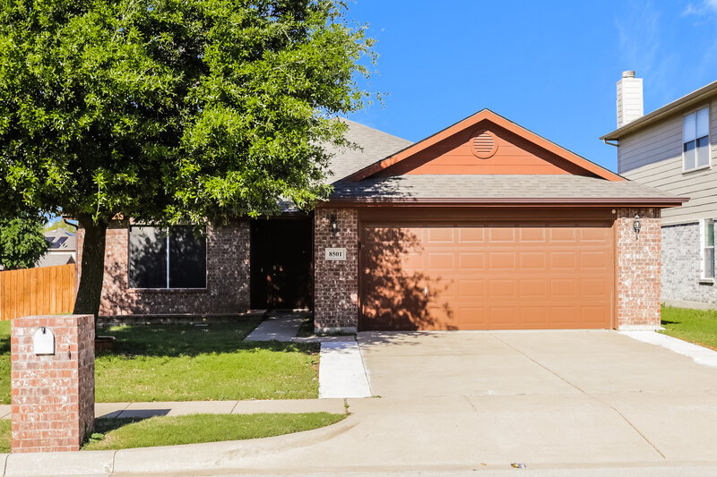 2,225/Mo, 8501 Hawkview Dr Fort Worth, TX 76179 External View
