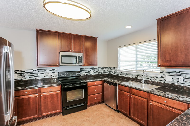 2,225/Mo, 8501 Hawkview Dr Fort Worth, TX 76179 Kitchen View