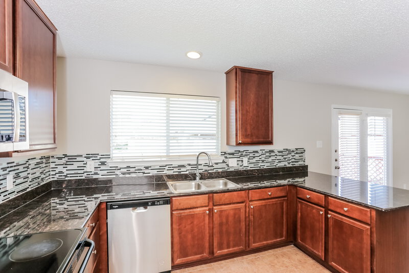 2,225/Mo, 8501 Hawkview Dr Fort Worth, TX 76179 Kitchen View 3