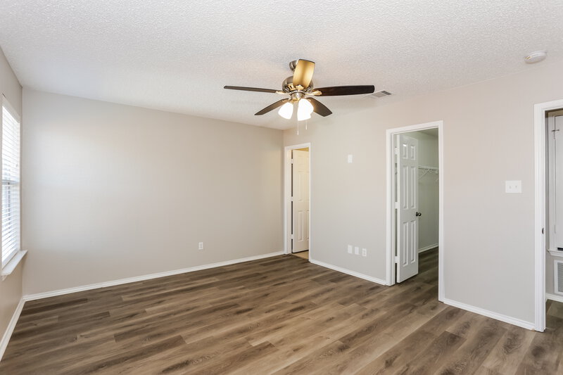2,225/Mo, 8501 Hawkview Dr Fort Worth, TX 76179 Main Bedroom View 2