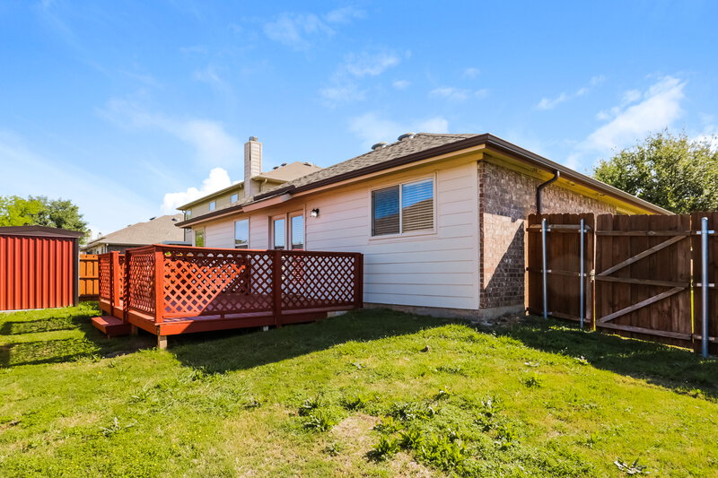 2,225/Mo, 8501 Hawkview Dr Fort Worth, TX 76179 Rear View