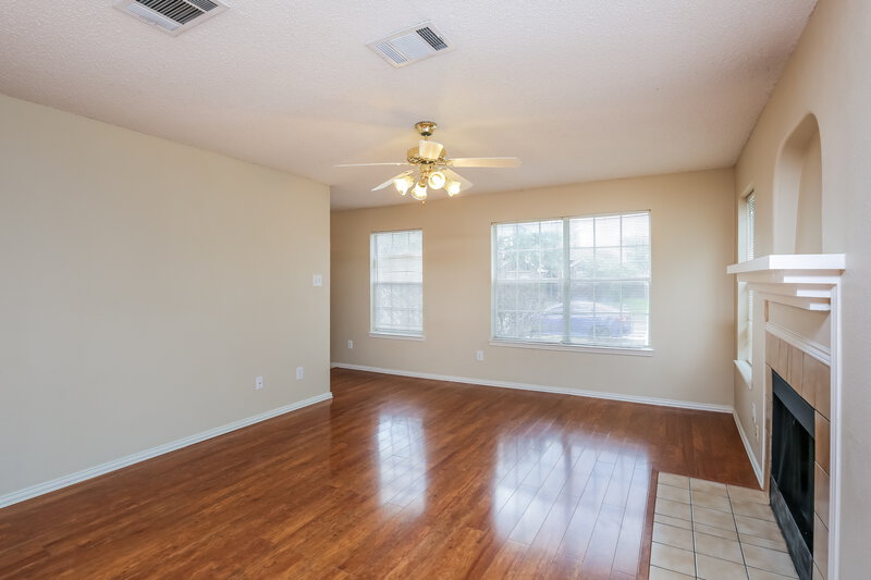 2,665/Mo, 1407 Stella Dr Lewisville, TX 75067 Living Room View