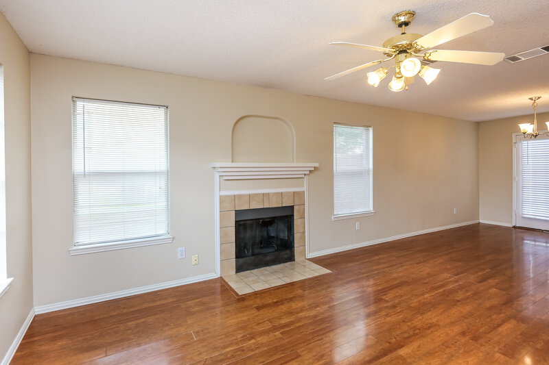 2,665/Mo, 1407 Stella Dr Lewisville, TX 75067 Living Room View 3