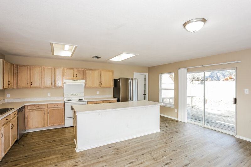 2,310/Mo, 207 Mentor Dr Arlington, TX 76002 Kitchen View 2