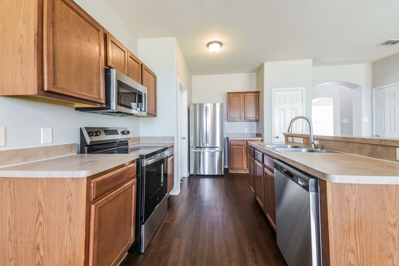 2,350/Mo, 2280 Timber Creek Dr Rockwall, TX 75032 Kitchen View 2