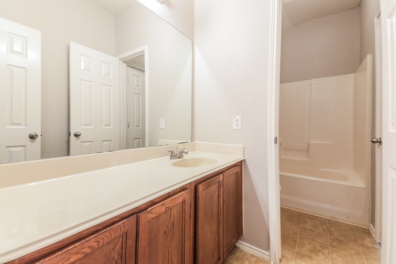 2,350/Mo, 2280 Timber Creek Dr Rockwall, TX 75032 Bathroom View